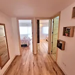 Chabos Vialia Ave Flats Apartment