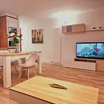 Apartment Chabos Vialia Ave Flats *